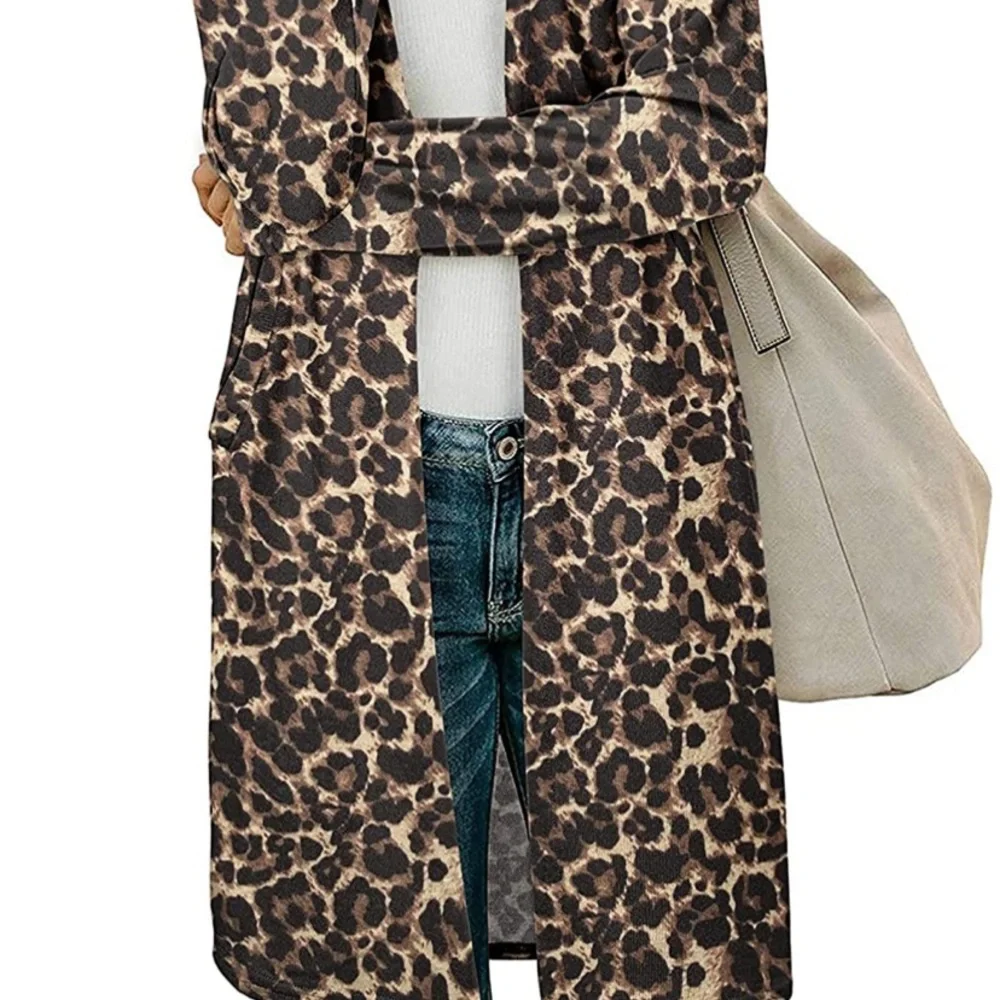 New. Never worn. Cardigan sweater. Leopard print - Picture 2 of 4